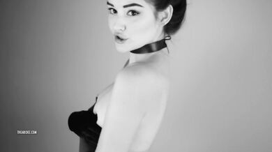 Velvet Crush Teaser (hot brunette model gives you a sexy tease in b&w)
