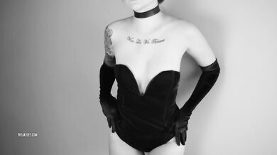 Velvet Crush Teaser (hot brunette model gives you a sexy tease in b&w)