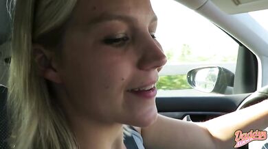 Schwanz ENTSAFTET während ICH Auto fahre!
