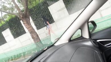 Stranger tar kontroll över min leksak offentligt