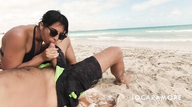 Blowjob on the public beach - risky cumshot with people close by