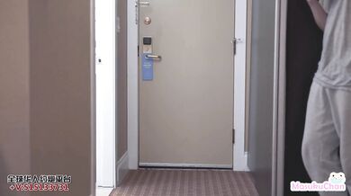 I Let My Girlfriend Gets Fuck by Delivery Guy while I Hide and Masturbate