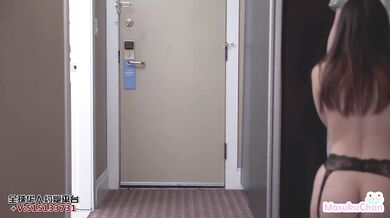 I Let My Girlfriend Gets Fuck by Delivery Guy while I Hide and Masturbate