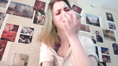 Fucked me so hard that I bit my lip and dropped the cam (facing the cam)