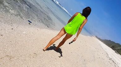 SEX on Wild TROPICAL BEACH # Butt Plug+Good Mood+Sun+Ocean= GOOD FUCK
