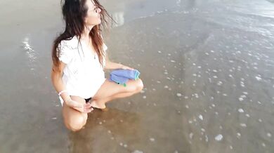 Up dress PUSSY and BUTT PLUG flashing at public beach