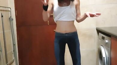 Smoking girl needs to piss desperately | Pissing in jeans