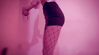 Hot wife in first glory hole, Cockold