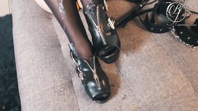 Sexdoll got 3 cumshots while bound