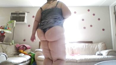Booty Queen Twerking in Style