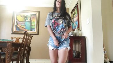 Anna Teasing and twerking in tumblr Outfit