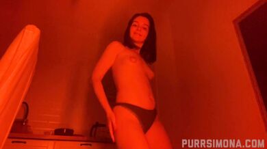 She is dancing so sexy