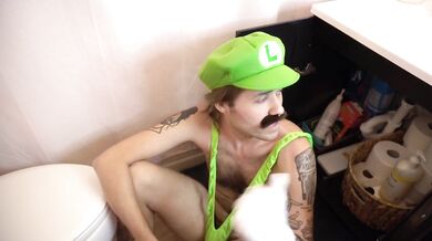 Cosplay Princess Peach Fucked Hard by Luigi While Mario Away