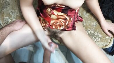 BEFORE GOING TO BED, I JERK OFF MY COCK ON A HAIRY PUSSY, CUM ON A HAIRY PUSSY