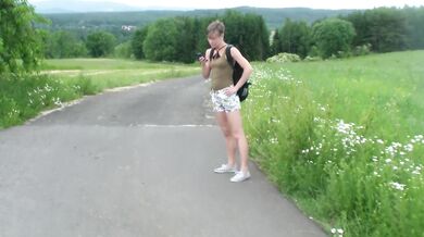 Young russian hitchhiker fucks hard a submissisie driver in his car