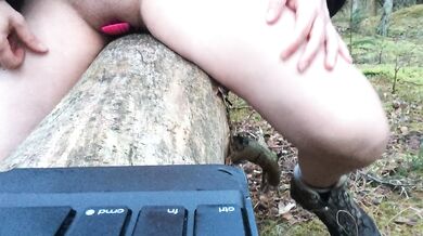 HORNY TEEN GIRL IN THE WOOD
