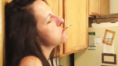 Marie Madison Masturbates and Smokes instead of cleaning kitchen