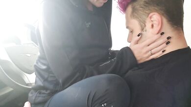 Stranded in the Cold: Hot Couple Warms Up Car- Screaming Dick Ride Orgasms