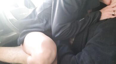 Stranded in the Cold: Hot Couple Warms Up Car- Screaming Dick Ride Orgasms