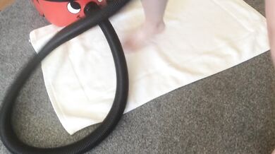 teen girl - vacuum - pussy