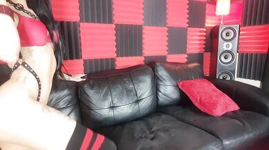 Kimber Veils super wet pussy and anal plug, fingering / stripping