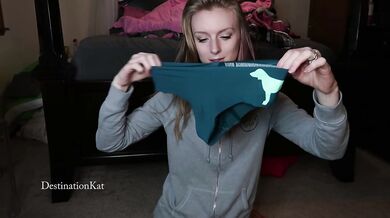 DestinationKat Sniffs Her Worn Panties
