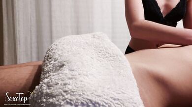 Home masseuse couldn't help but jerk me off