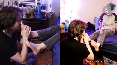 Manic's Stinky First Time Foot Worship turns her on and becomes a makeout session!