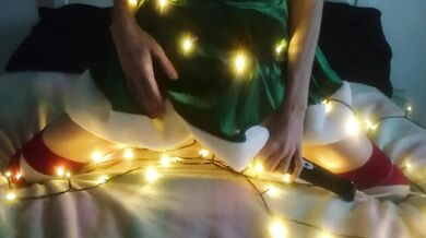 little christmas elf cums hard | Christmas Special