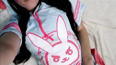 d.va uses a dildo before bed