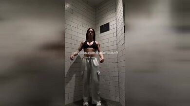 18yo TikTok Live Workout: Tight Pussy Stretched & Leaked