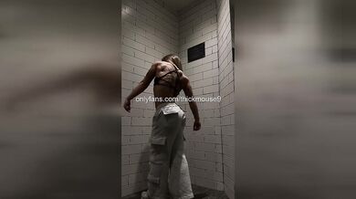 18yo TikTok Live Workout: Tight Pussy Stretched & Leaked