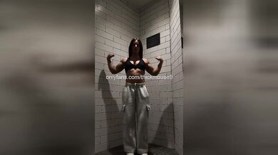 18yo TikTok Live Workout: Tight Pussy Stretched & Leaked