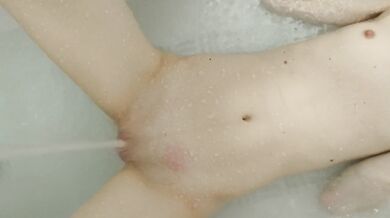 clit sprayed with hard water stream | loud orgasm