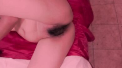 I find my stepmom changing her clothes and I almost fucked her before daddy arrives