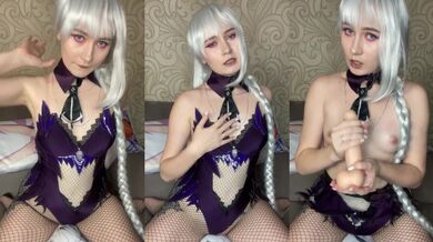 COSPLAY GIRL MASTURBATES HER CLITORIS ON A PILLOW AND JERKS OFF A DILDO WITH HER HANDS JOY