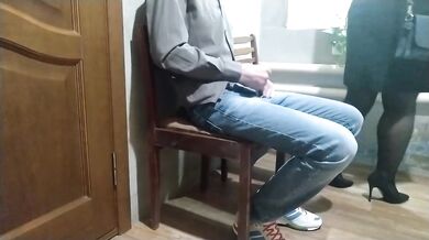 The stepson took a risk by pulling out his penis in front of his stepmother