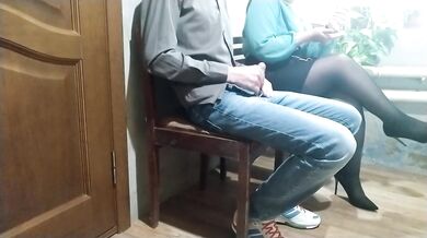 The stepson took a risk by pulling out his penis in front of his stepmother