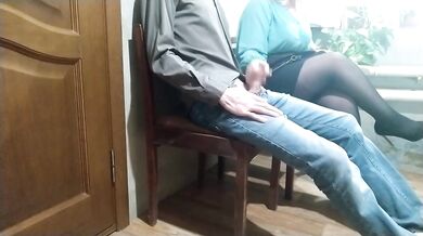 The stepson took a risk by pulling out his penis in front of his stepmother