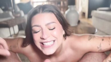 Amateur Natural Babe Gives Sloppy Blowjob and Pussy for Valentine’s Day, Her Gift is a Hot Load on Her Pretty Face