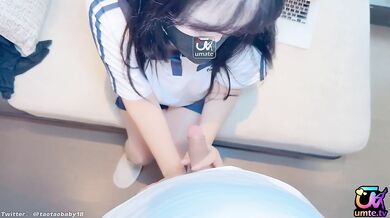 反差白虎学妹发现了我的秘密～痴迷鸡巴主动性爱初体验！