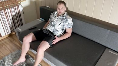 I Got Caught By My Stepsister During a Handjob So She Helped Me