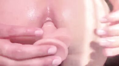 Delicioso anal solo dedos y dildo