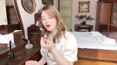 My FIRST TIME pussy licking made me squirt! The best orgasm before work..