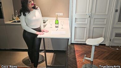 Coco Rains 4K Busty Real Estate Agent fucks Client to close the Deal