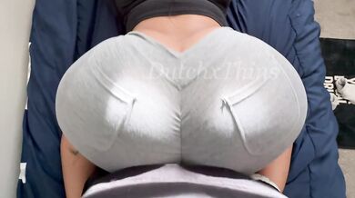Hot babe twerking