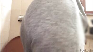Naughty girl opened and lowered her sweatshirt, horny and urinating deliciously! Pee fetish!