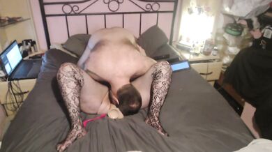 BBW cougar with bigg ass sucking cock