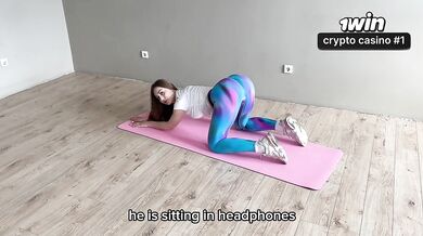 Fucking my best friends mom ! Hot Milf housewife in tight leggings with a big ass did stretching