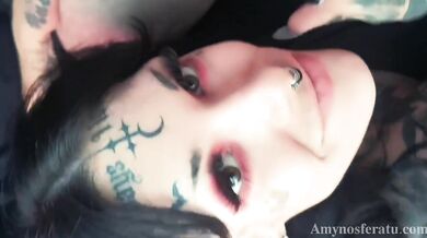 Tattooed goth girl give good head on camping trip